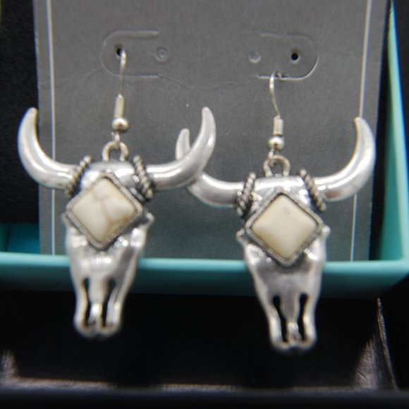NWT Cow Skull Earrings with white Square Stone and fish back hooks - Picture 4 of 4